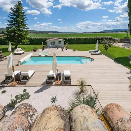 2 Bedroom Awesome In Casa vacanze