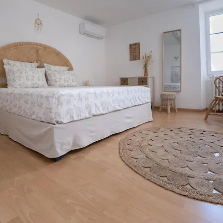 2 Bedroom Awesome In Les Mees